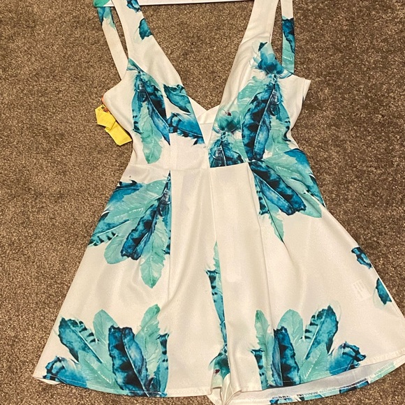 Palm Print shorts romper - Picture 4 of 5